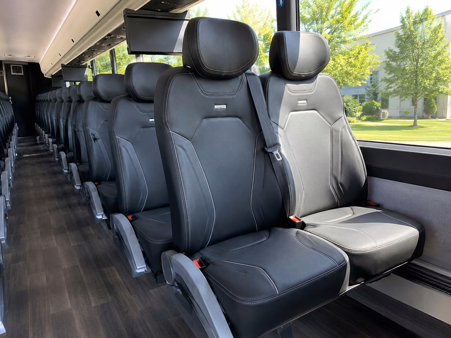 minibus rentals for smaller prom groups in midland texas